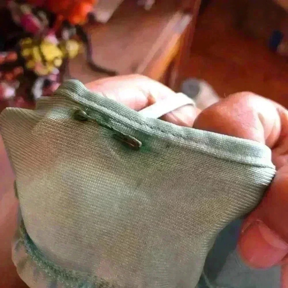 VTG viscose nylon sage green PJ top ruffle front best fits M-L - Picture 7 of 7